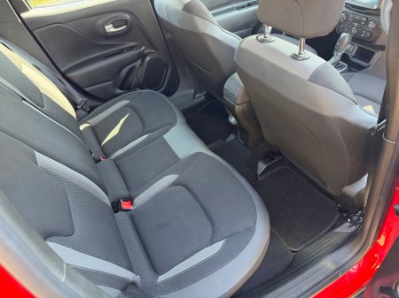 2024 Jeep Renegade - photo 11