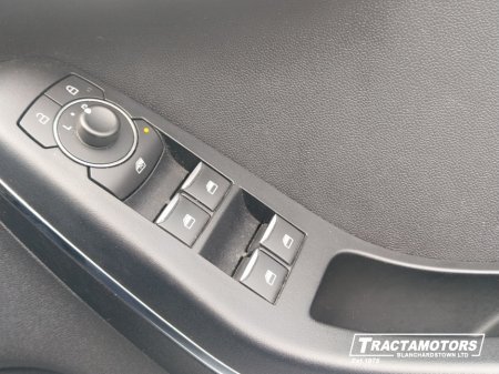 2021 Ford Fiesta - photo 25