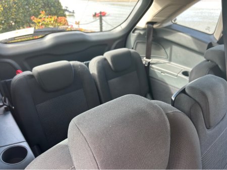 2014 Ford Grand C-Max - photo 15