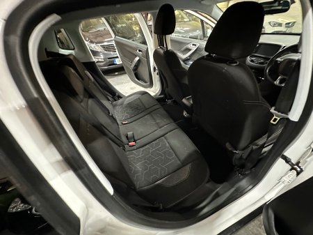 2016 Peugeot 2008 - photo 8