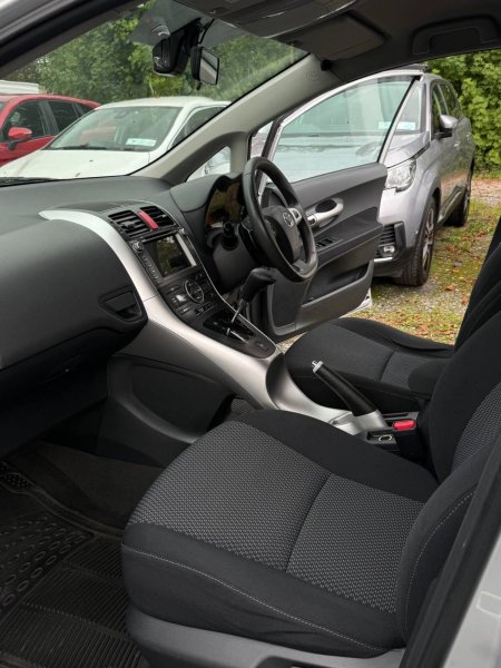 2011 Toyota Auris - photo 23