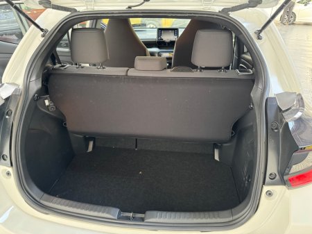 2023 Toyota Yaris - photo 11
