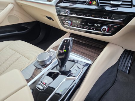 2023 BMW 5-Series - photo 14