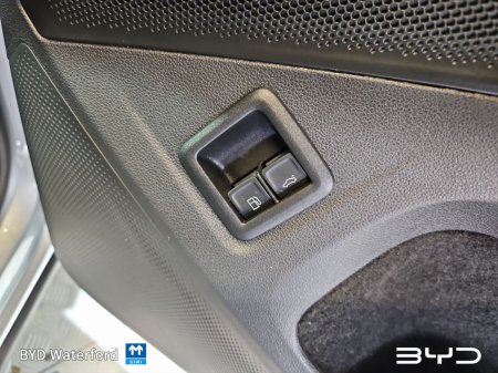 2025 Volkswagen Tiguan - photo 26
