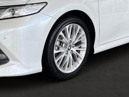 2020 Toyota Camry - photo 10