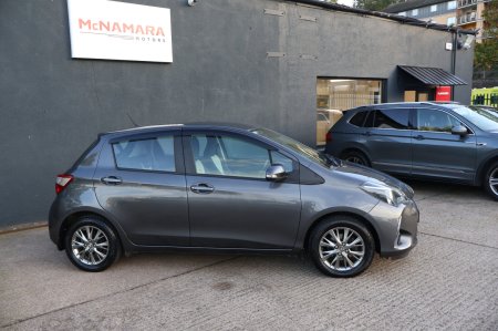 2019 Toyota Yaris - photo 2