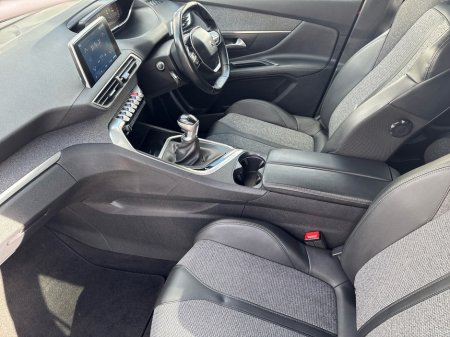 2019 Peugeot 3008 - photo 2