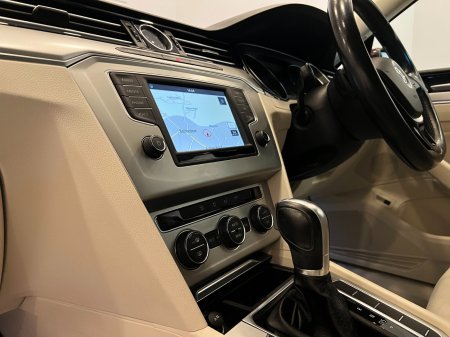 2019 Volkswagen Passat - photo 24