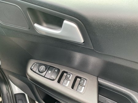 2020 Kia Sportage - photo 12