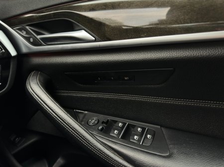 2017 BMW 5-Series - photo 25