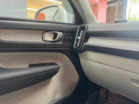 2022 Volvo XC40 - photo 13