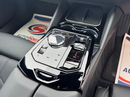 2024 BMW 5-Series - photo 23