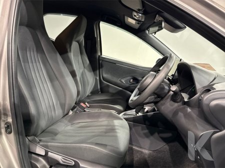 2025 Toyota Yaris - photo 14
