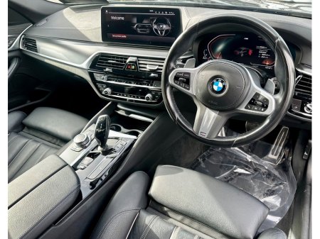2022 BMW 5-Series - photo 10