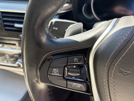 2018 BMW 5-Series - photo 17
