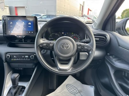 2025 Toyota Yaris - photo 9