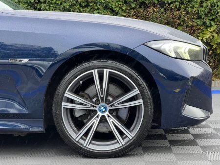 2022 BMW 3-Series - photo 9