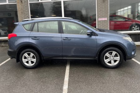 2014 Toyota RAV4 - photo 2