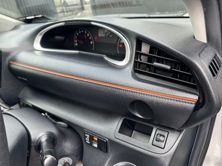 2017 Toyota Sienta - photo 14