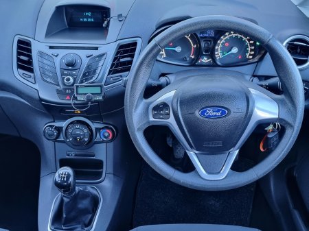 2013 Ford Fiesta - photo 15