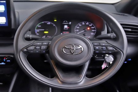 2023 Toyota Yaris - photo 17