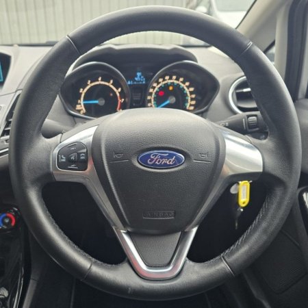 2015 Ford Fiesta - photo 17