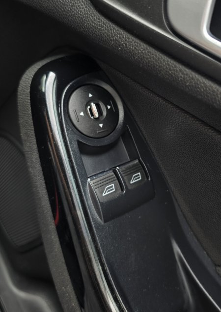 2014 Ford Fiesta - photo 20