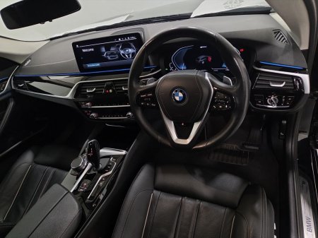 2023 BMW 5-Series - photo 6