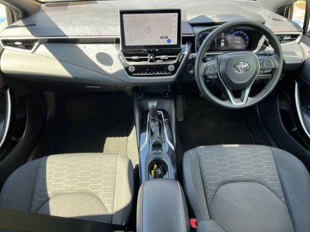 2025 Toyota Corolla - photo 10