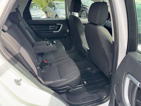 2017 Land Rover Discovery - photo 6