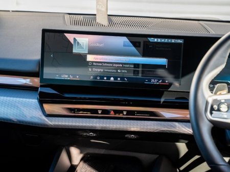 2025 BMW i5 - photo 9