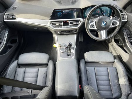 2022 BMW 3-Series - photo 10