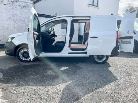 2023 Renault Kangoo - photo 22