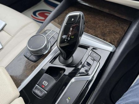 2017 BMW 5-Series - photo 26