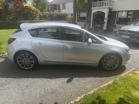 2012 Vauxhall Astra - photo 2