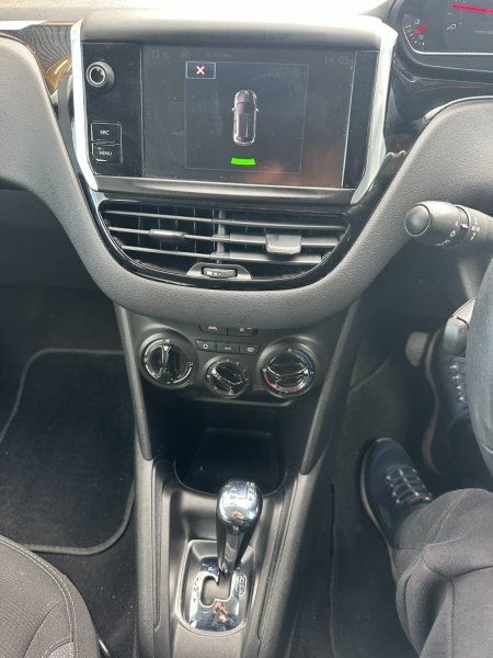 2016 Peugeot 208 - photo 14