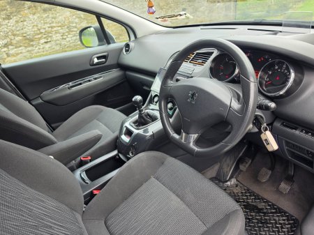 2012 Peugeot 5008 - photo 11
