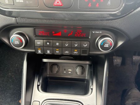 2016 Kia Carens - photo 17