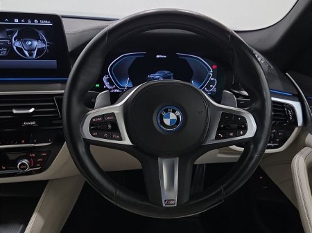 2023 BMW 5-Series - photo 5