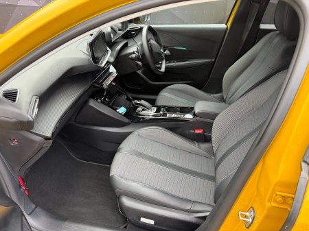 2021 Peugeot 208 - photo 12