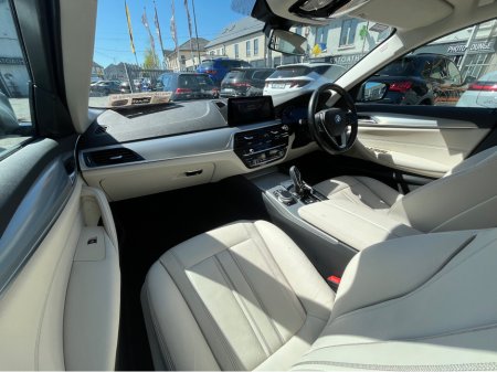 2020 BMW 5-Series - photo 25