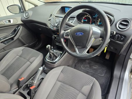 2016 Ford Fiesta - photo 12