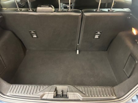 2021 Ford Fiesta - photo 2