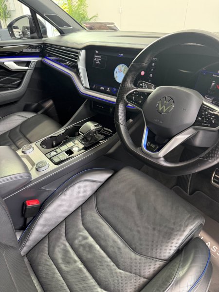 2023 Volkswagen Touareg - photo 11