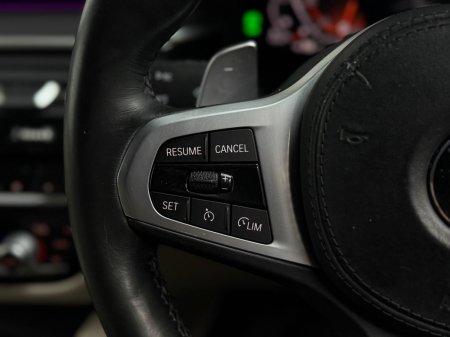 2022 BMW 5-Series - photo 17