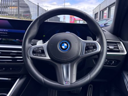 2023 BMW 3-Series - photo 9