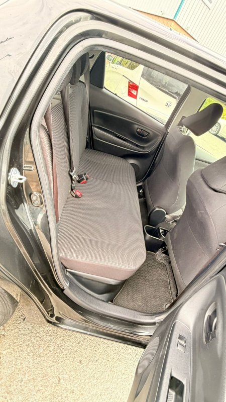 2019 Toyota Vitz - photo 11