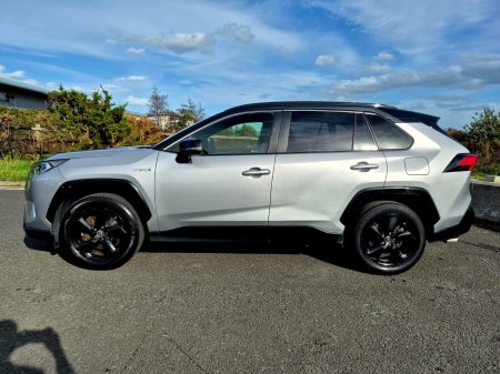 2019 Toyota RAV4 - photo 2