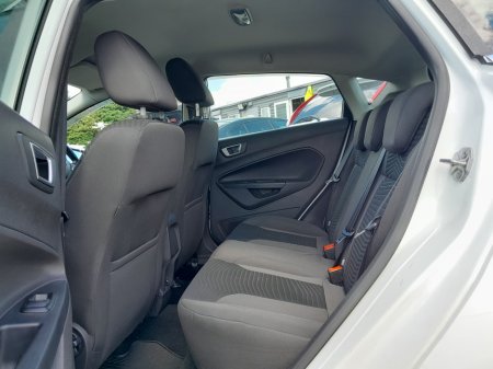 2014 Ford Fiesta - photo 15