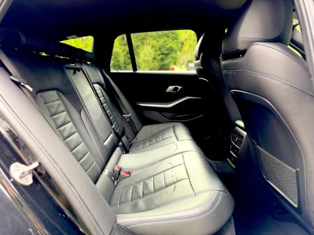 2023 BMW 3-Series - photo 28